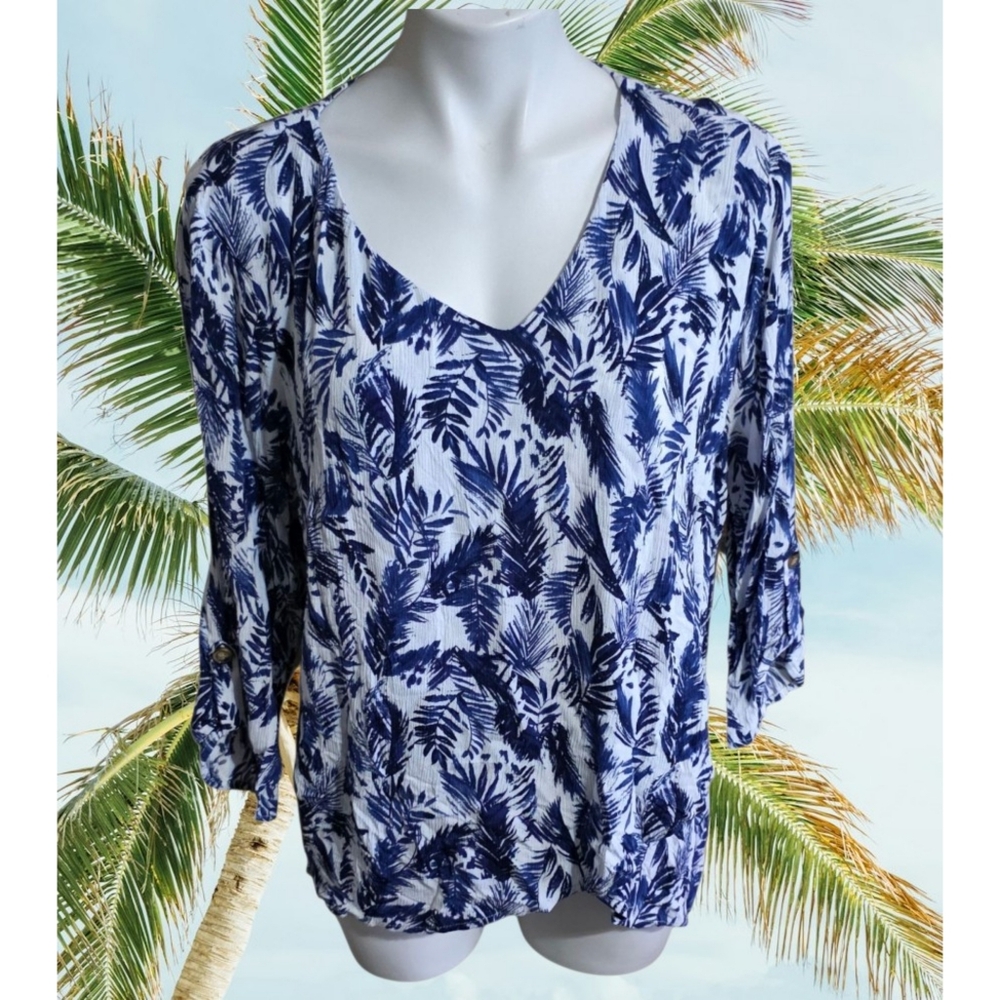 V-neck Palm Leaf Print Roll Tab Top With Asymmetrical Hem Blue & White Size XLP